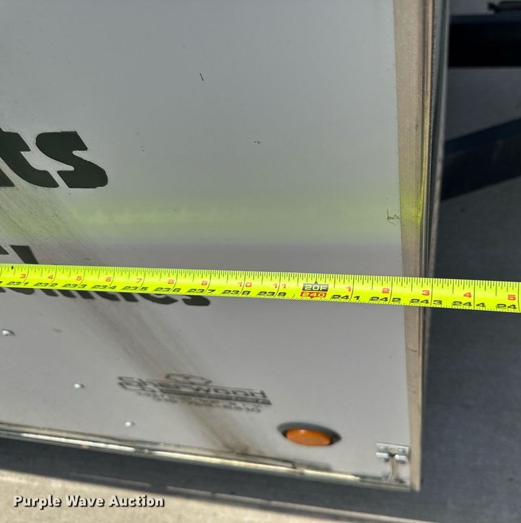 image for item DV2642 2001 Jensen J20 caravan enclosed cargo trailer