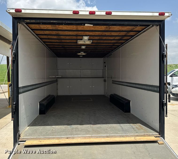 image for item DV2642 2001 Jensen J20 caravan enclosed cargo trailer