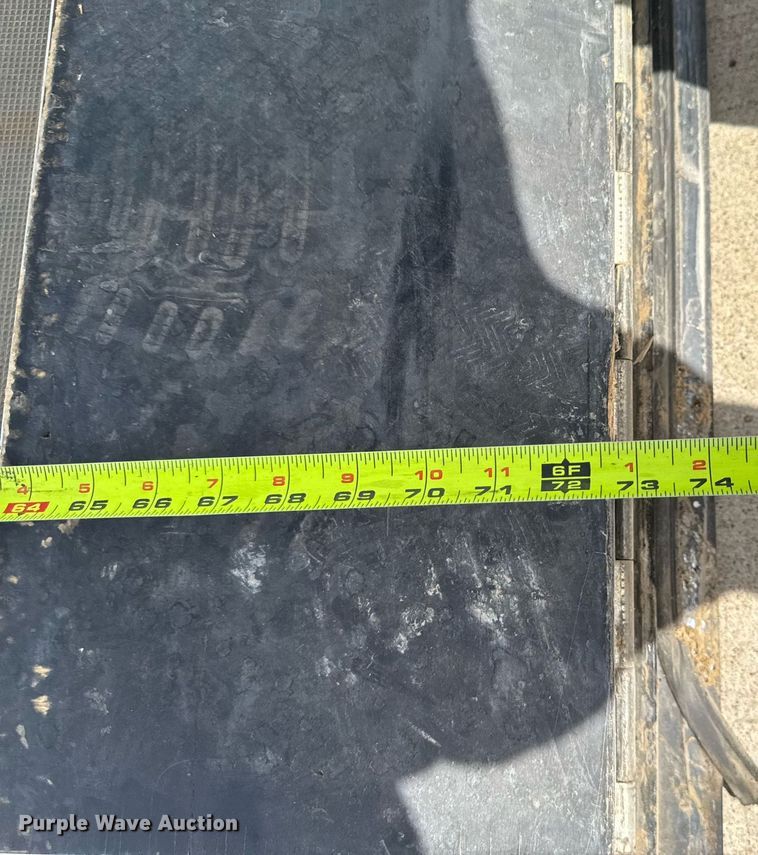 image for item DV2642 2001 Jensen J20 caravan enclosed cargo trailer