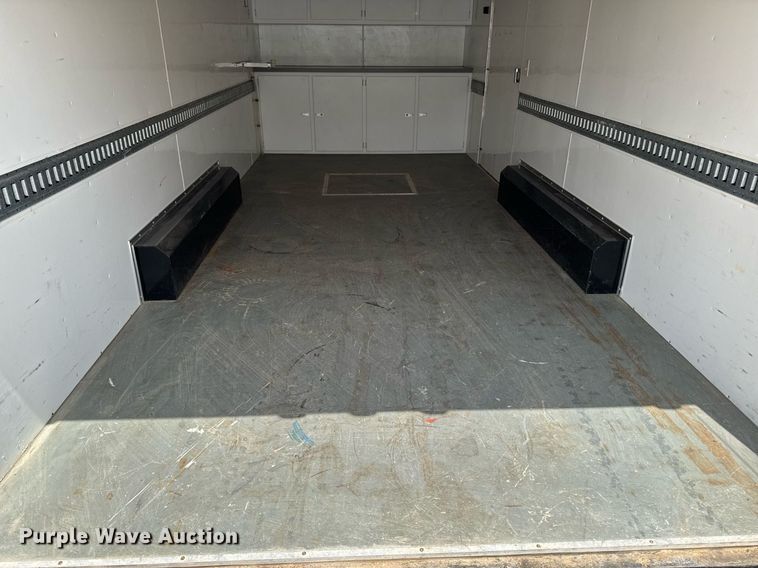 image for item DV2642 2001 Jensen J20 caravan enclosed cargo trailer