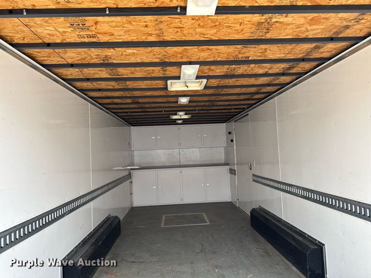 image for item DV2642 2001 Jensen J20 caravan enclosed cargo trailer