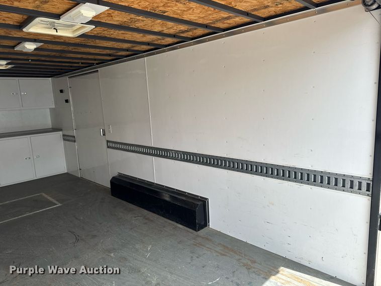 image for item DV2642 2001 Jensen J20 caravan enclosed cargo trailer