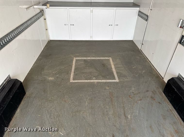 image for item DV2642 2001 Jensen J20 caravan enclosed cargo trailer