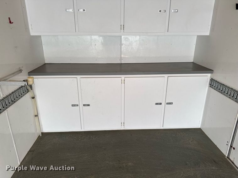 image for item DV2642 2001 Jensen J20 caravan enclosed cargo trailer