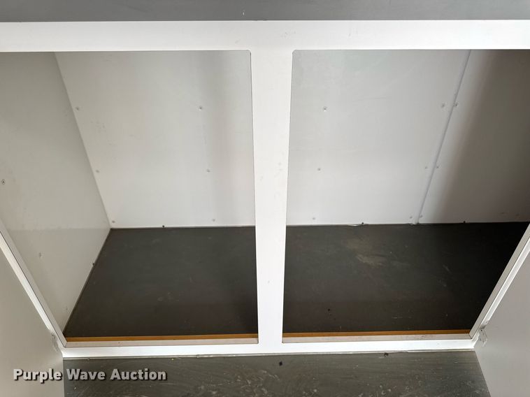 image for item DV2642 2001 Jensen J20 caravan enclosed cargo trailer