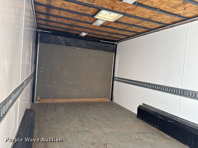 image for item DV2642 2001 Jensen J20 caravan enclosed cargo trailer