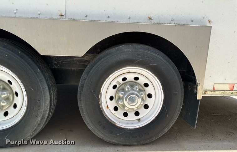 image for item DV2642 2001 Jensen J20 caravan enclosed cargo trailer