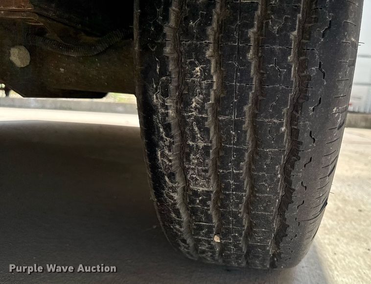 image for item DV2642 2001 Jensen J20 caravan enclosed cargo trailer