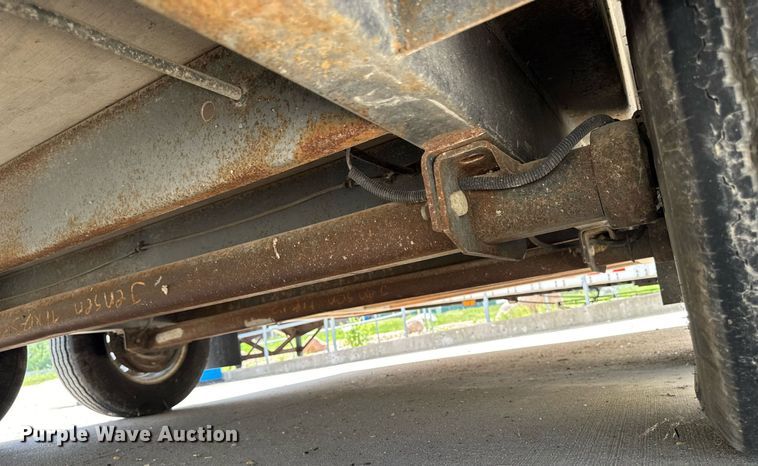 image for item DV2642 2001 Jensen J20 caravan enclosed cargo trailer