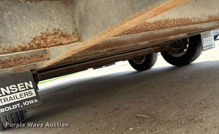 image for item DV2642 2001 Jensen J20 caravan enclosed cargo trailer