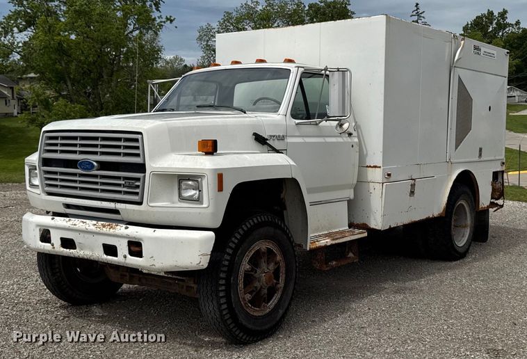 image for item DV2701 1993 Ford F700 sewer jetter truck