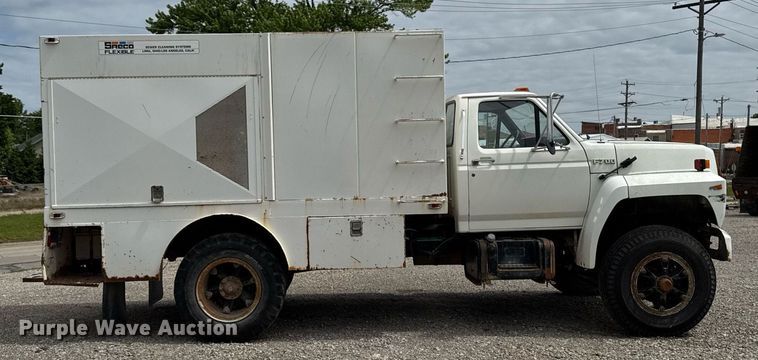 image for item DV2701 1993 Ford F700 sewer jetter truck