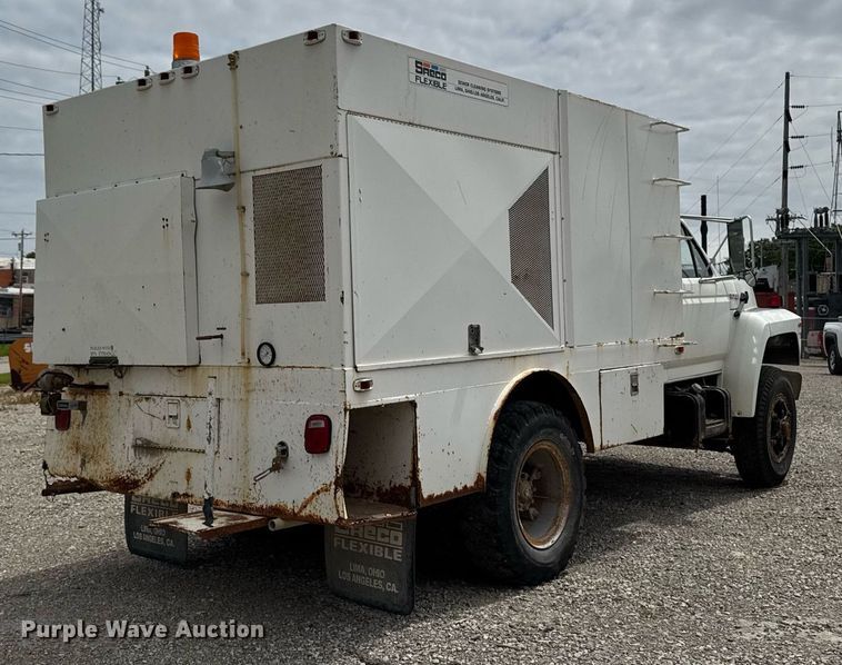 image for item DV2701 1993 Ford F700 sewer jetter truck