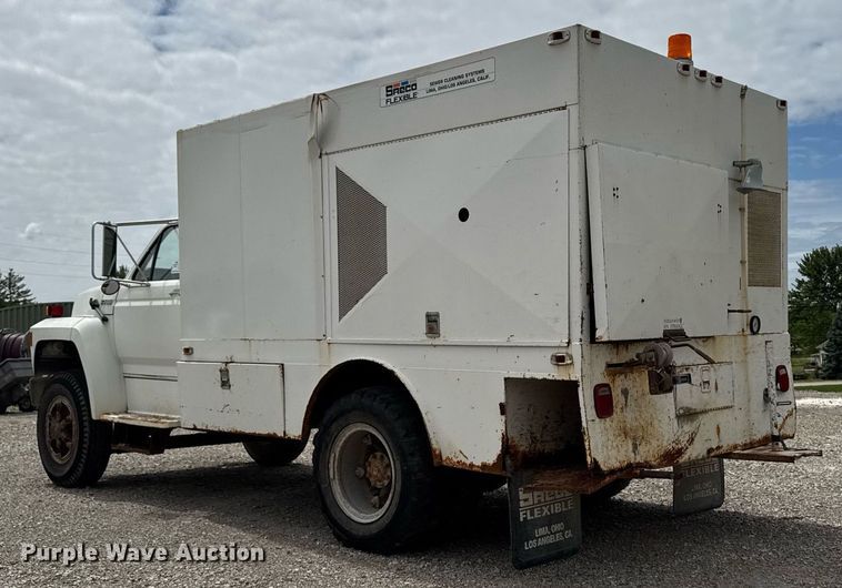 image for item DV2701 1993 Ford F700 sewer jetter truck