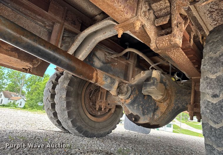 image for item DV2701 1993 Ford F700 sewer jetter truck