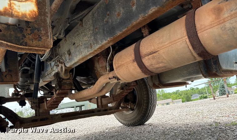 image for item DV2701 1993 Ford F700 sewer jetter truck