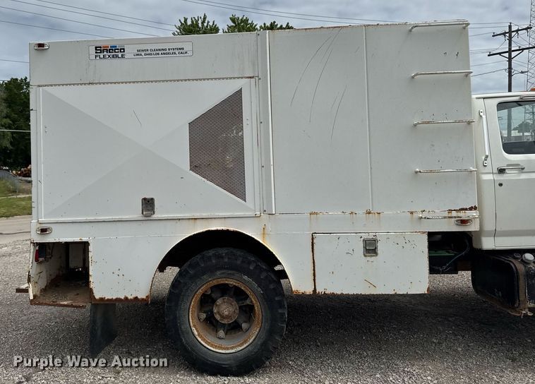image for item DV2701 1993 Ford F700 sewer jetter truck