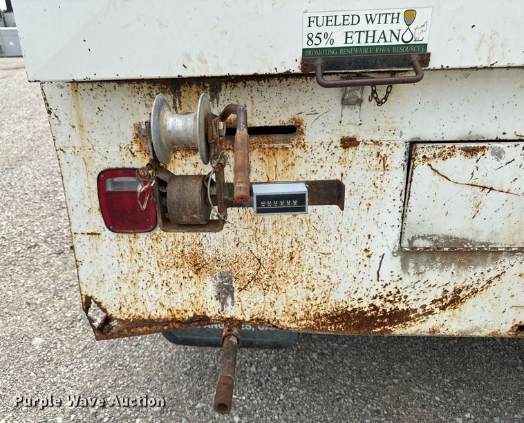 image for item DV2701 1993 Ford F700 sewer jetter truck