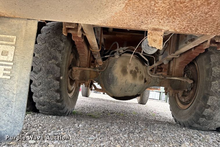 image for item DV2701 1993 Ford F700 sewer jetter truck