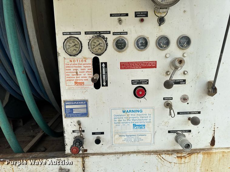 image for item DV2701 1993 Ford F700 sewer jetter truck