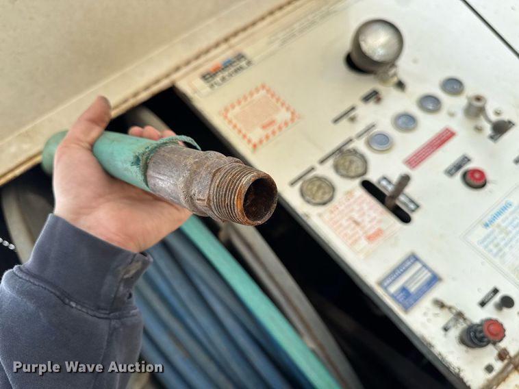 image for item DV2701 1993 Ford F700 sewer jetter truck