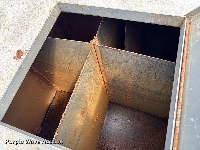 image for item DV2701 1993 Ford F700 sewer jetter truck