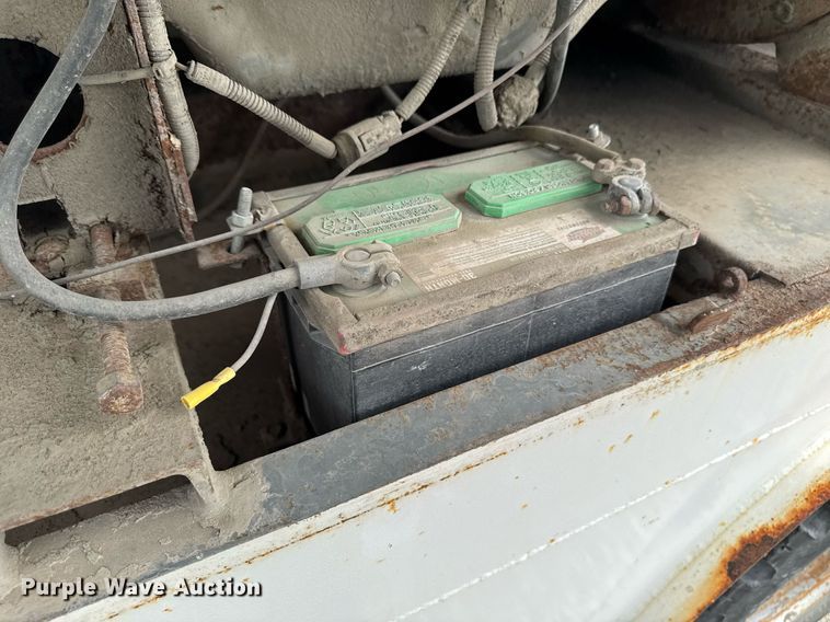 image for item DV2701 1993 Ford F700 sewer jetter truck