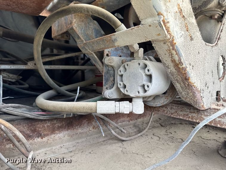 image for item DV2701 1993 Ford F700 sewer jetter truck