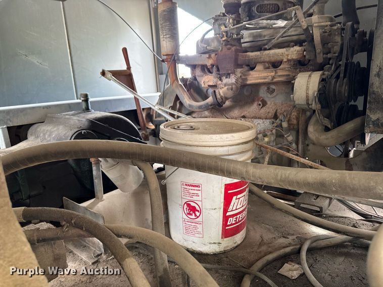 image for item DV2701 1993 Ford F700 sewer jetter truck