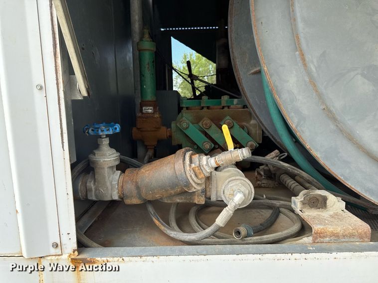 image for item DV2701 1993 Ford F700 sewer jetter truck