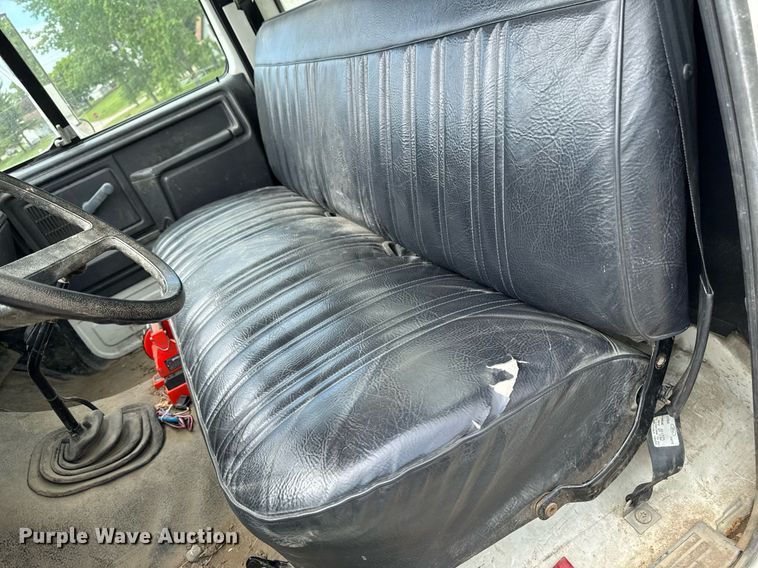 image for item DV2701 1993 Ford F700 sewer jetter truck