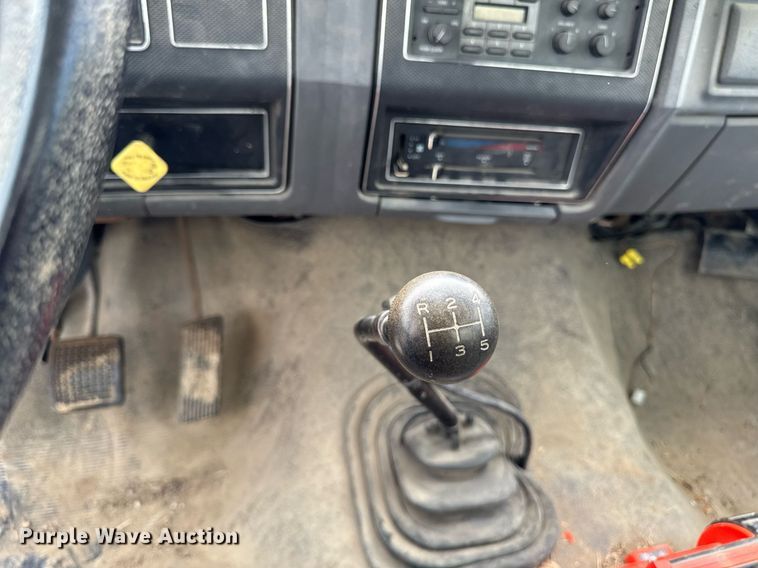 image for item DV2701 1993 Ford F700 sewer jetter truck