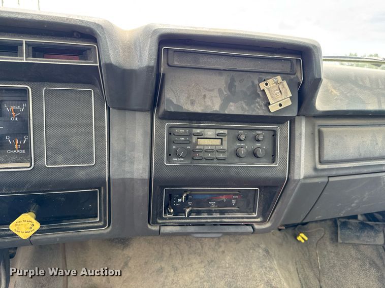 image for item DV2701 1993 Ford F700 sewer jetter truck