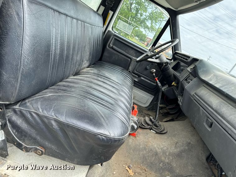 image for item DV2701 1993 Ford F700 sewer jetter truck