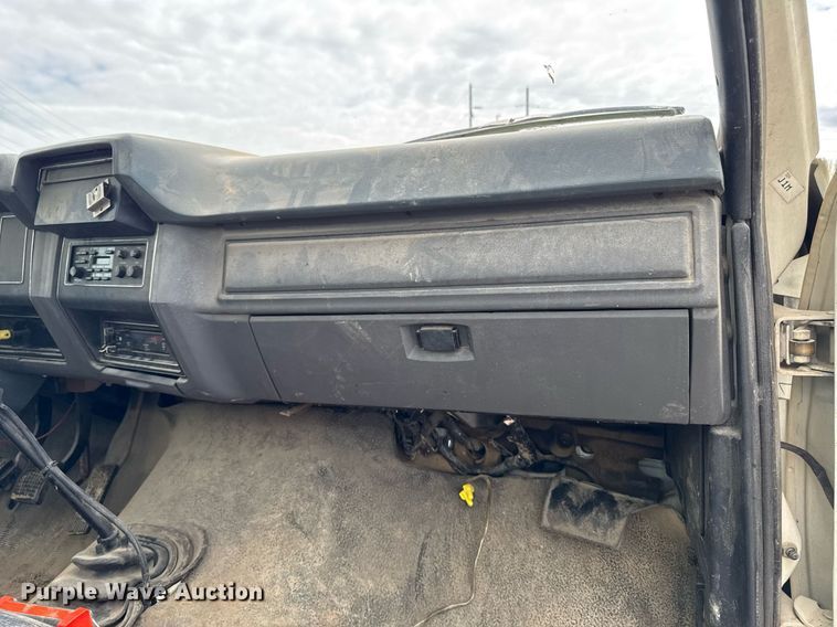 image for item DV2701 1993 Ford F700 sewer jetter truck