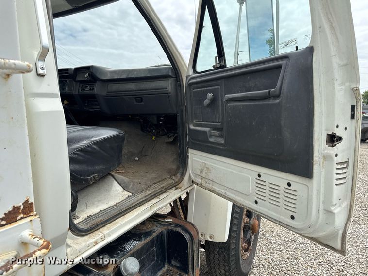 image for item DV2701 1993 Ford F700 sewer jetter truck