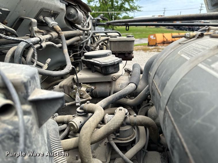 image for item DV2701 1993 Ford F700 sewer jetter truck