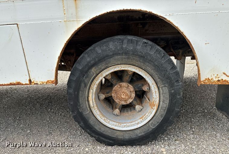 image for item DV2701 1993 Ford F700 sewer jetter truck
