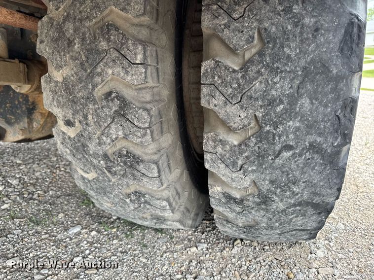 image for item DV2701 1993 Ford F700 sewer jetter truck