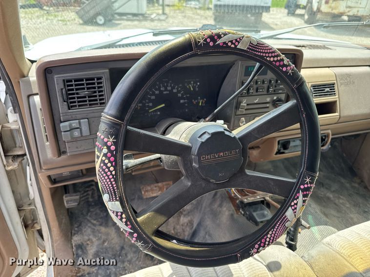 image for item DV2704 1993 Chevrolet Cheyenne 3500 Ext. Cab dump flatbed pickup truck