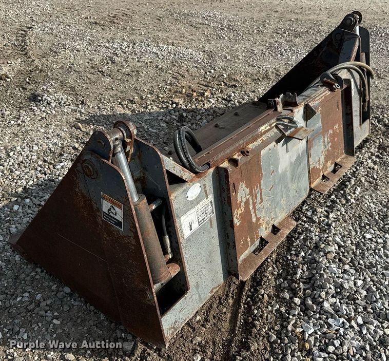 image for item DV4042 2002 FFC 44295/A1 skid steer bucket