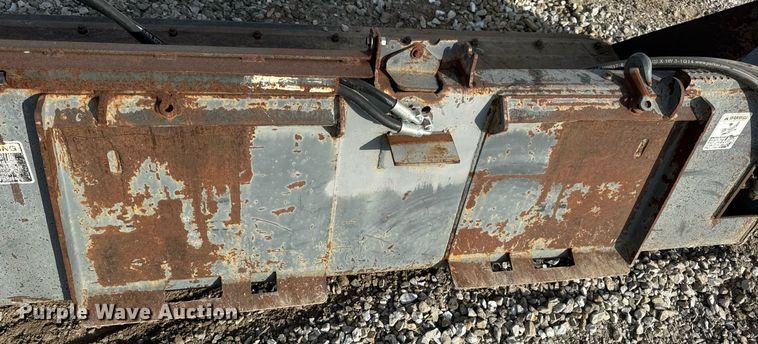 image for item DV4042 2002 FFC 44295/A1 skid steer bucket