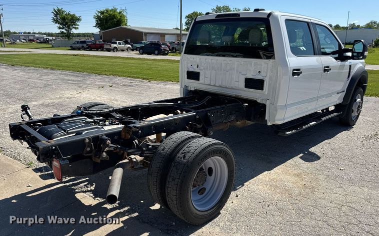image for item DV4062 2022 Ford F450 Super Duty XL truck cab and chassis