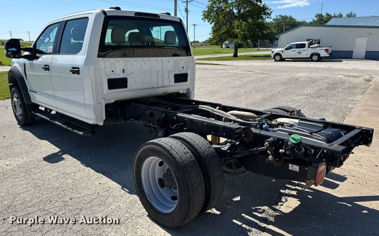 image for item DV4062 2022 Ford F450 Super Duty XL truck cab and chassis