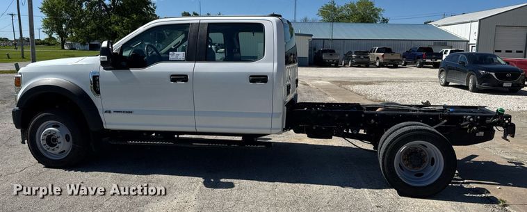 image for item DV4062 2022 Ford F450 Super Duty XL truck cab and chassis