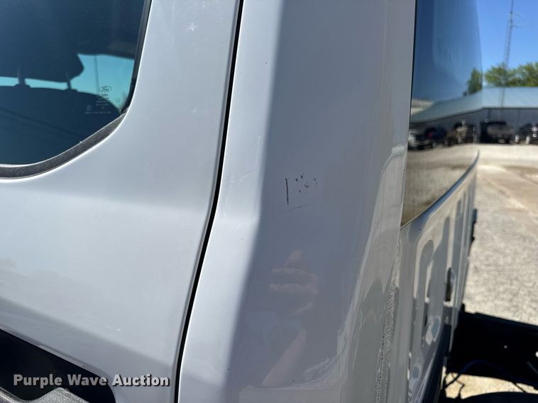 image for item DV4062 2022 Ford F450 Super Duty XL truck cab and chassis