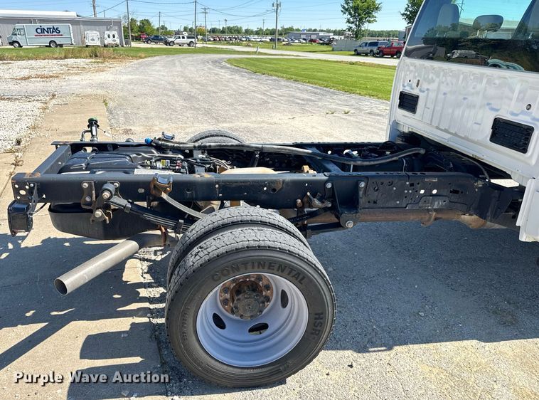 image for item DV4062 2022 Ford F450 Super Duty XL truck cab and chassis