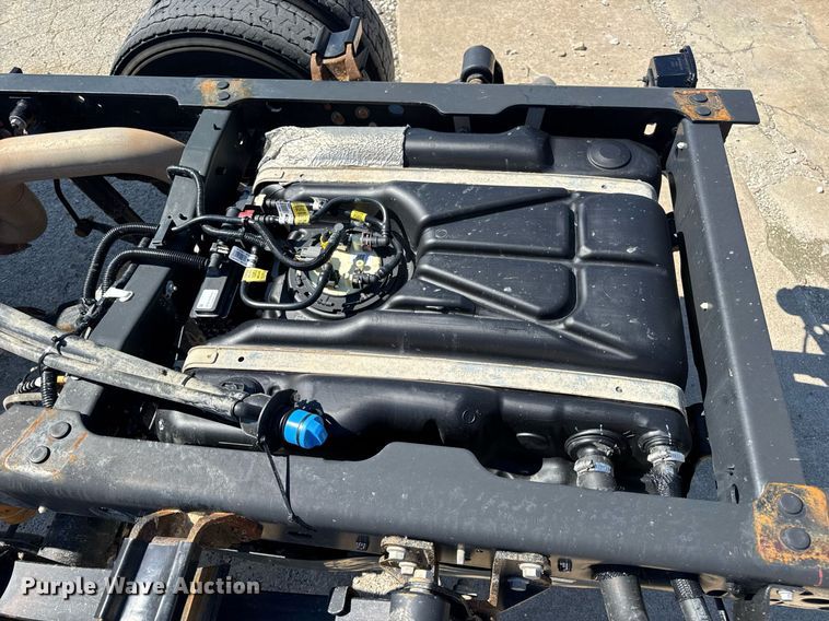 image for item DV4062 2022 Ford F450 Super Duty XL truck cab and chassis