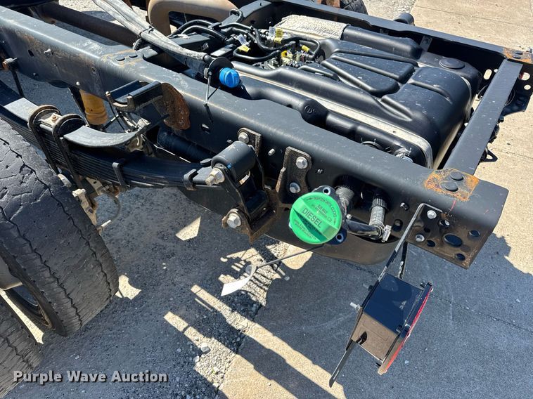 image for item DV4062 2022 Ford F450 Super Duty XL truck cab and chassis