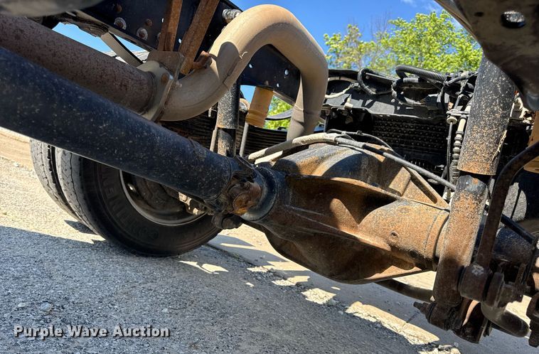 image for item DV4062 2022 Ford F450 Super Duty XL truck cab and chassis